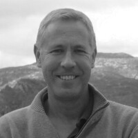 Джонатан Холл